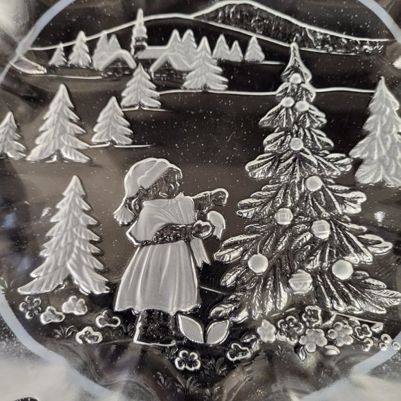 Mikasa Vintage Christmas Etched Frosted Plate - Picture 2 of 4